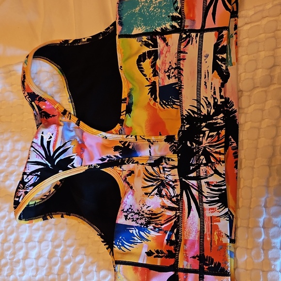 Torrid Active Colorful Sports Bra - Picture 3 of 3